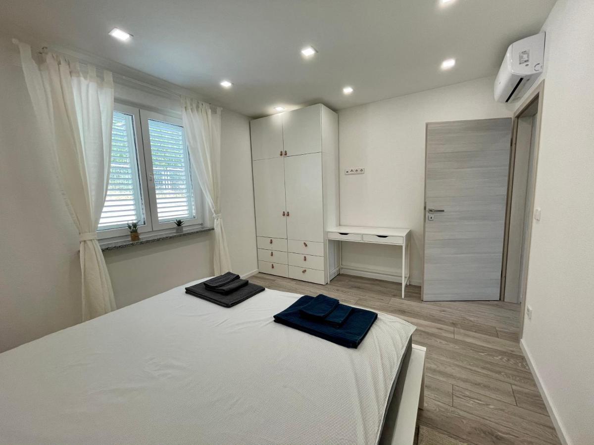 Lambda Holiday Apartments Jesenice  Luaran gambar
